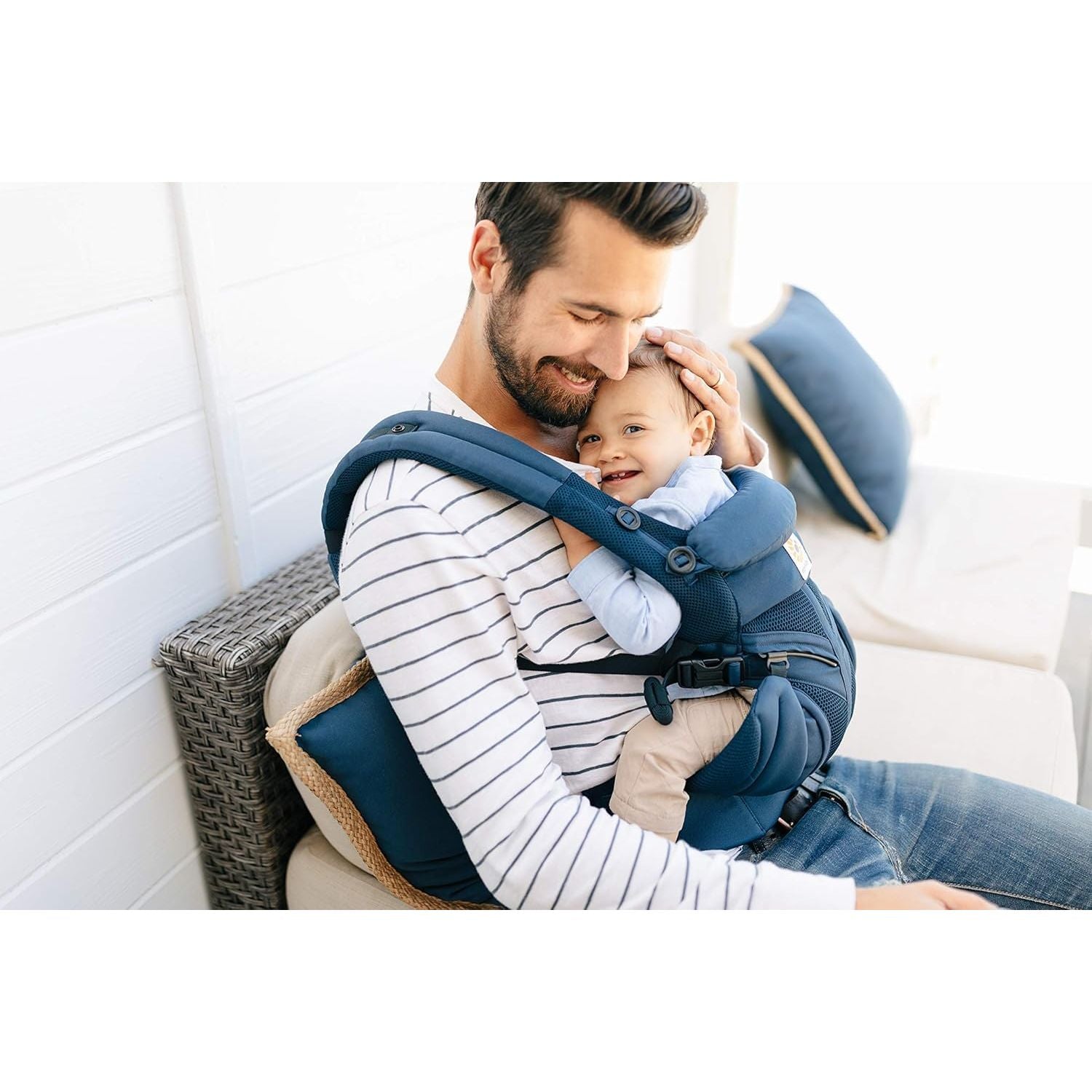 Ergobaby Omni Classic Cool Air Mesh Midnight Blue BCS360PMIDBLU Age- Newborn (7 lbs / 3.2 kg) to toddler (up to 45 lbs / 20.4 kg)