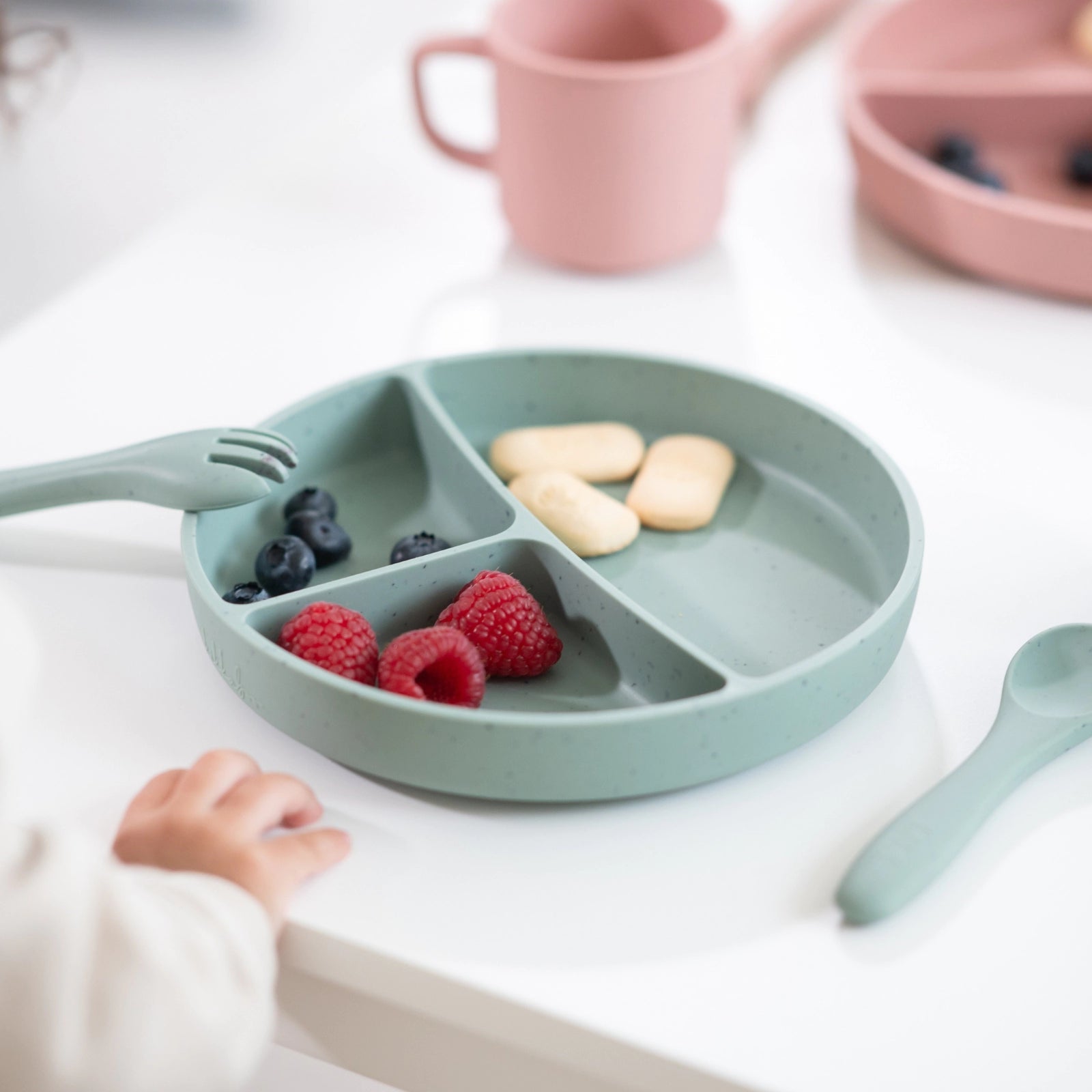Kikkaboo Platinum Silicone Divided Weaning Plate with Suction Base  Blush  Pink  Age- 6 Months & Above