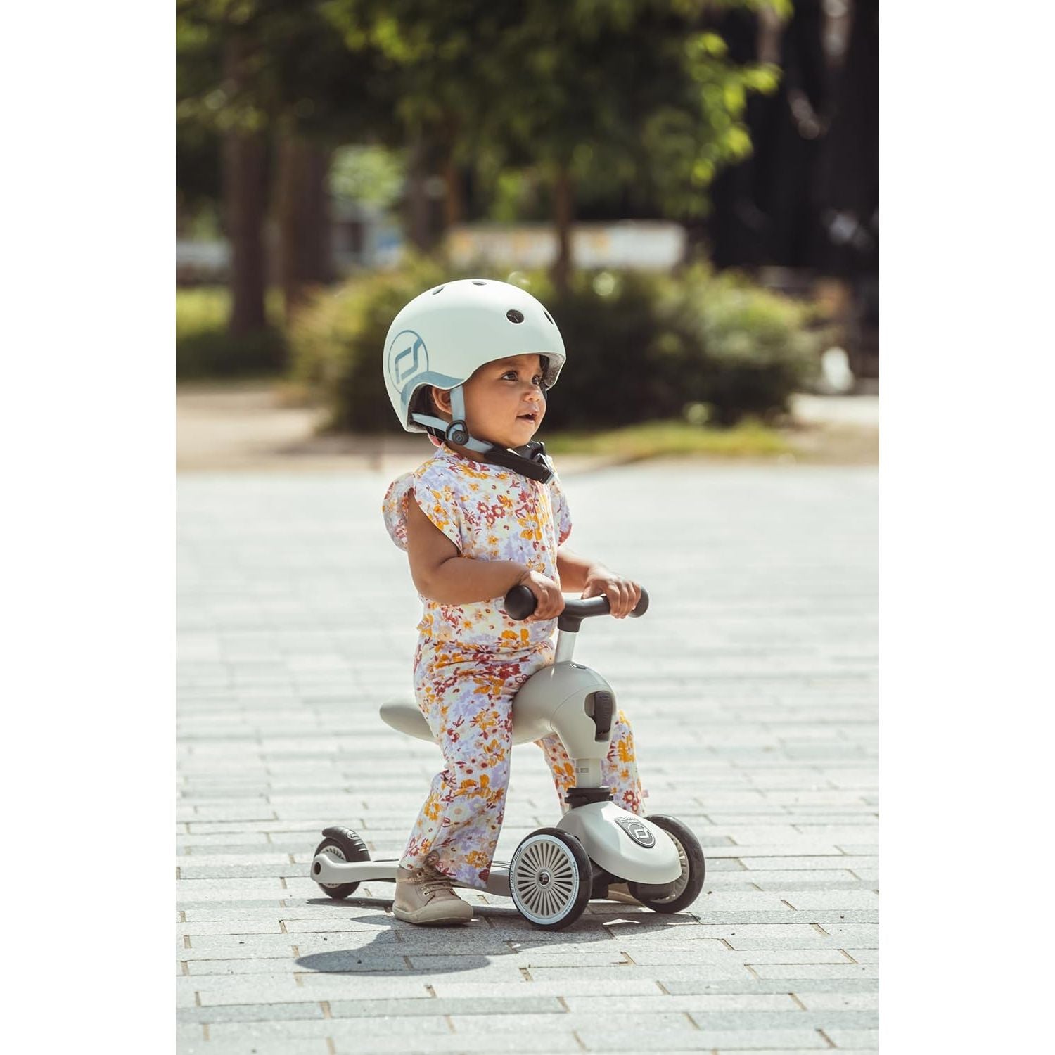 Scoot & Ride 2-in-1 Highwaykick 1 & Helmet S-M Ash Bundle 96268-96367 Age- 5 Years & Above