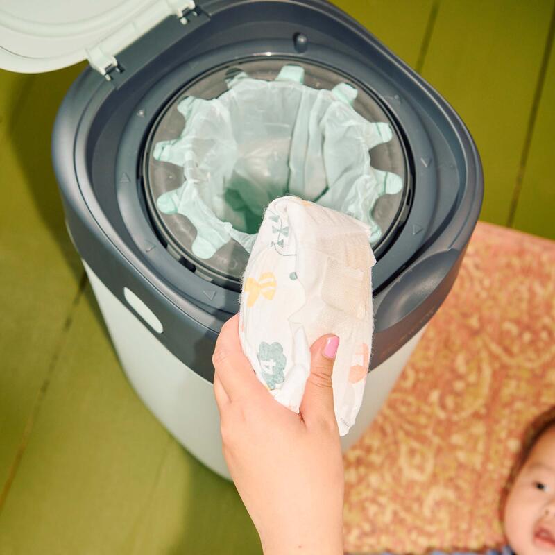tommee tippee twist and click advanced nappy disposal sangenic + 12pcs refill white age- newborn & above