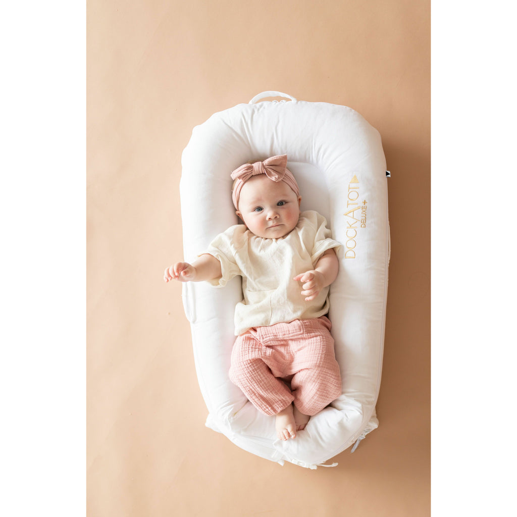 Dockatot Deluxe+ Pod (0-8 Months) Pristine White Age 0-8M Unisex