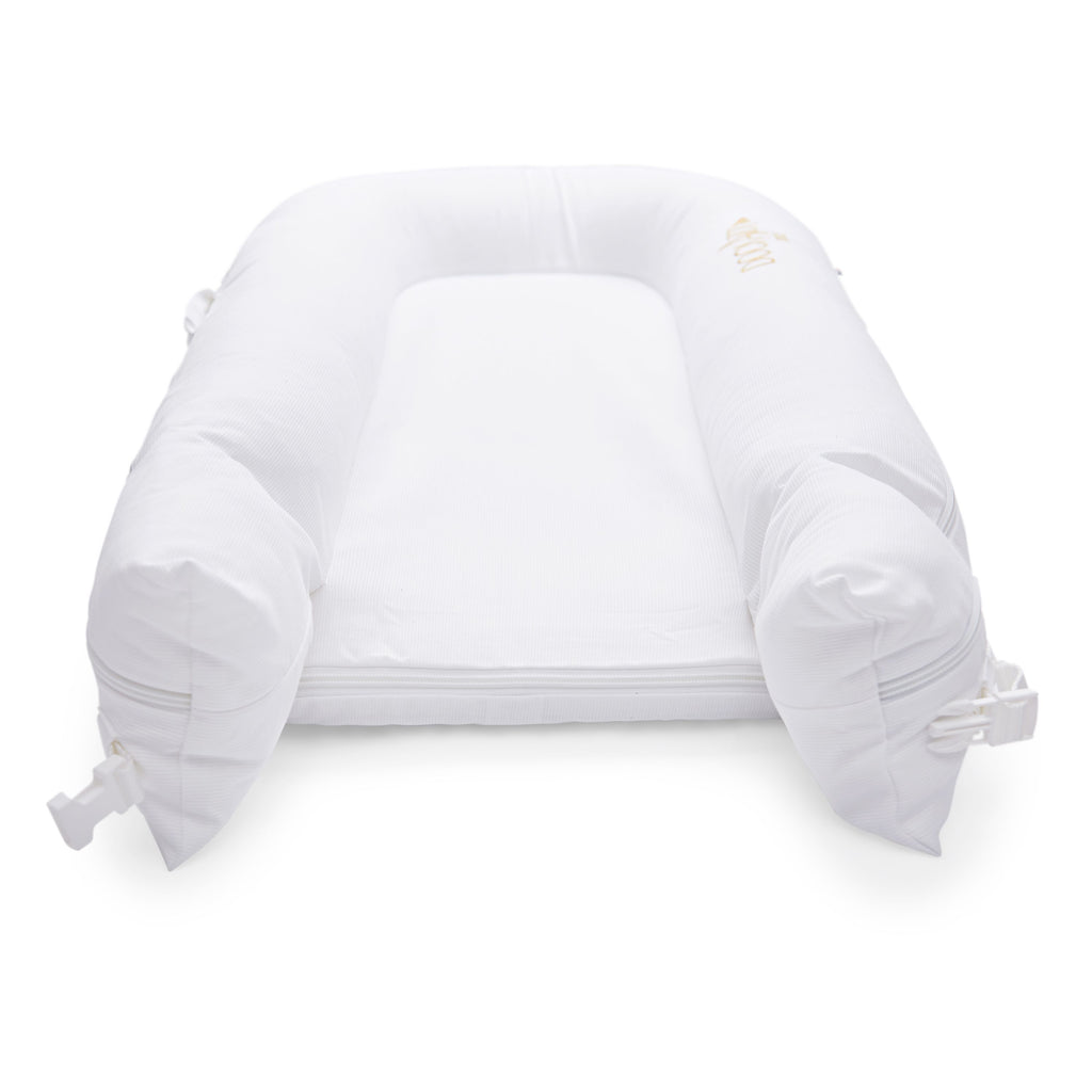 Dockatot Deluxe+ Pod (0-8 Months) Pristine White Age 0-8M Unisex