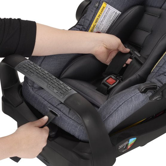 Pivot xpand modular travel system with safemax infant car seat store