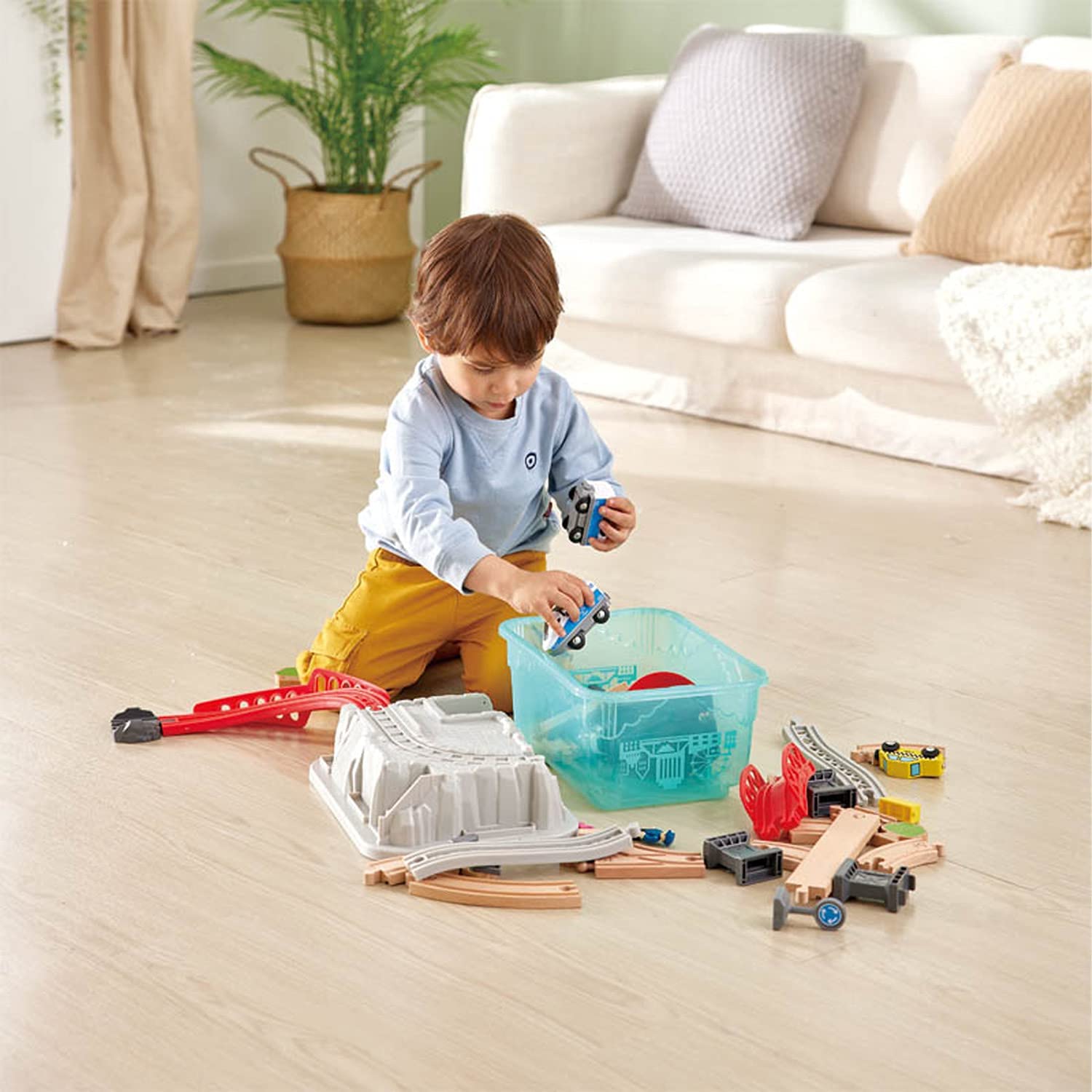 Hape Railway Bucket-Builder-Set Multicolor Age- 3 Years & Above