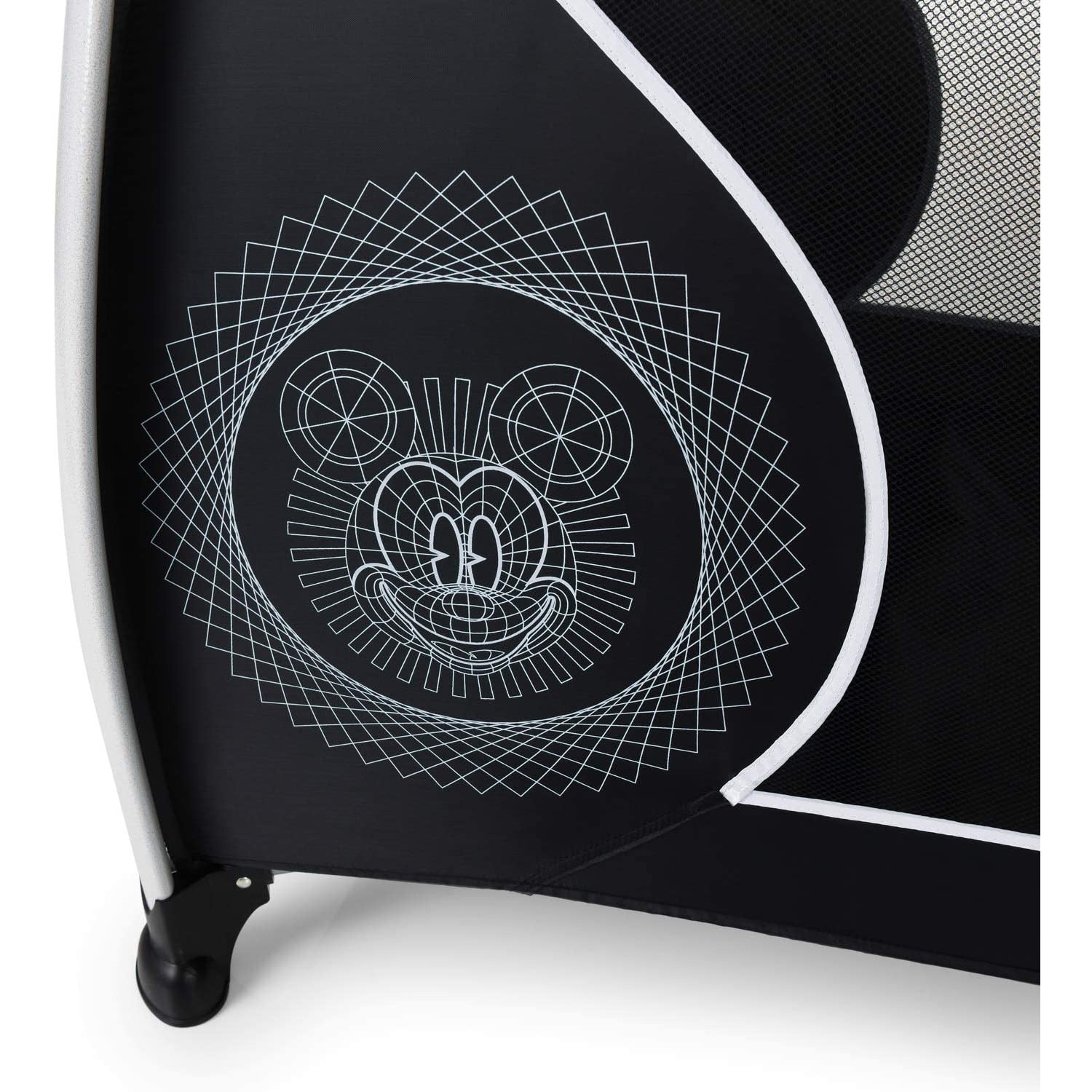 Hauck Play N Relax Mickey Cool Vibes Travel Cot/Playpen Black Age