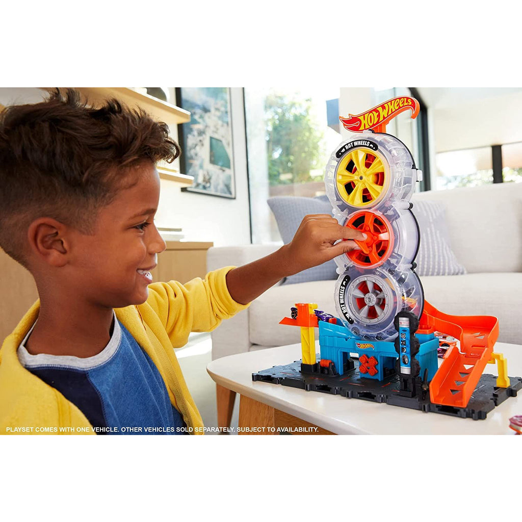 Hot Wheels Super Twist Tire Shop Playset Multicolor Age- 4 Years to 8 Years