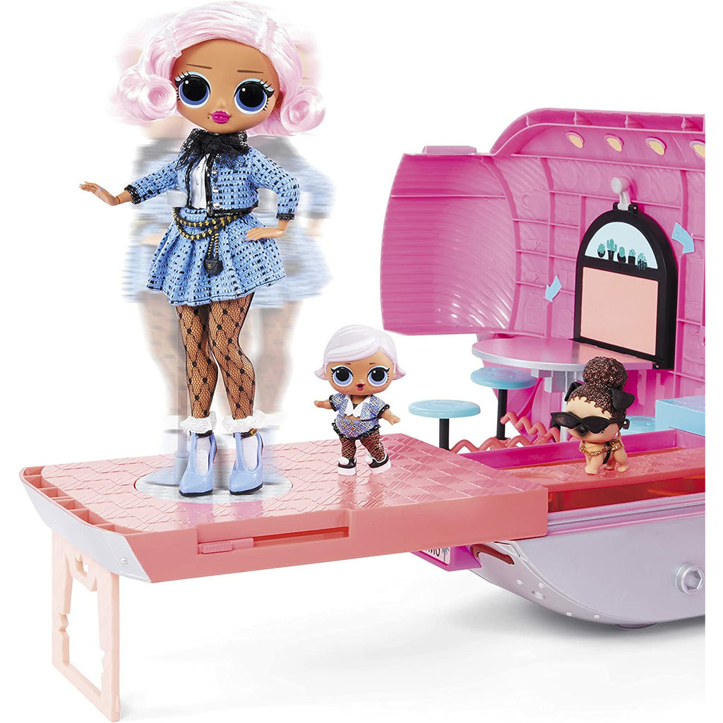 L.O.L. Surprise OMG 4-in-1 Glamper Fashion Camper with 55+ Surprises - Metallic Silver