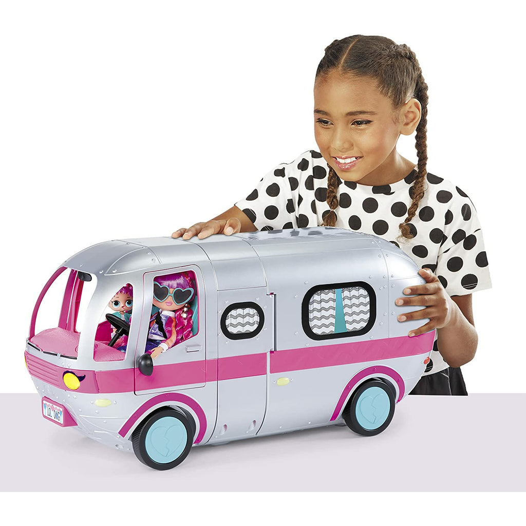 L.O.L. Surprise OMG 4-in-1 Glamper Fashion Camper with 55+ Surprises - Metallic Silver