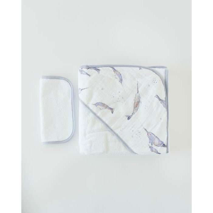 Little Unicorn Hooded Towel & Washcloth Set Narwhal Age 0-3Y Unisex