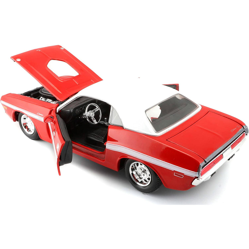 Maisto Dodge Challenger RT Classic Muscle 1:24 Scale Diecast Replica Model Age-8 Years & Above