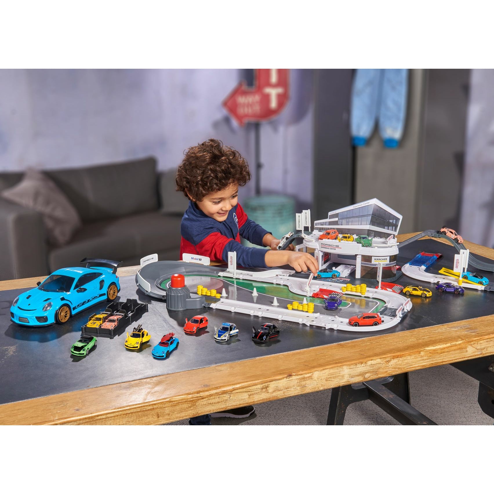 Majorette Porsche Experience Center + 5 Vehicles Multicolor Age-3