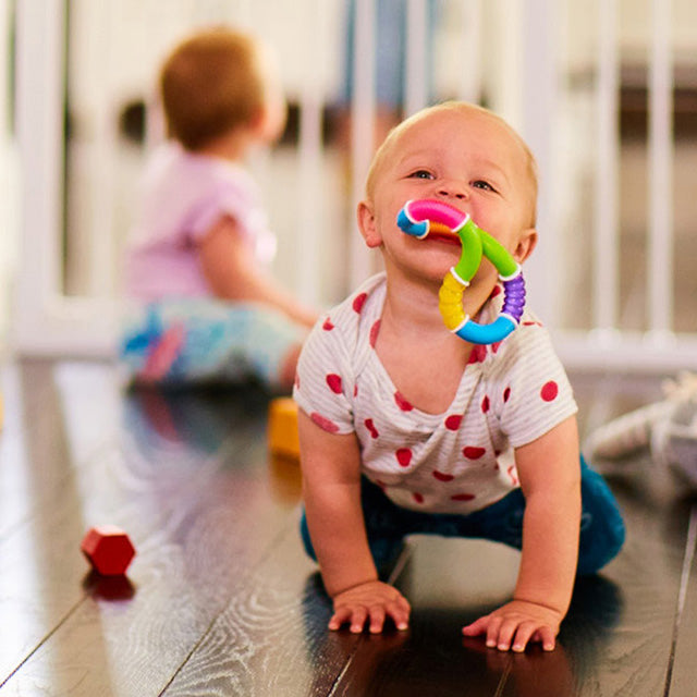 Munchkin Twisty Figure 8 Baby Teether Ring & Sensory Toy Multicolor Age- 6 Months & Above