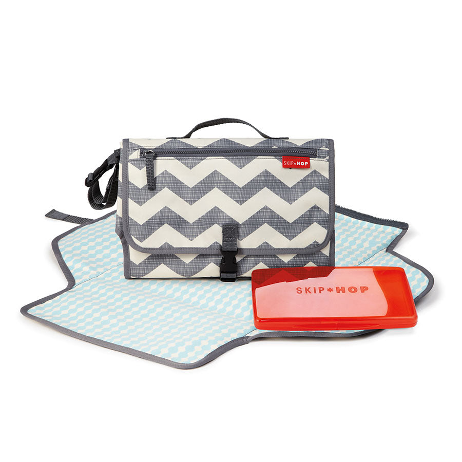 Skip Hop Pronto Changing Station Chevron Chevron Age-Newborn & Above