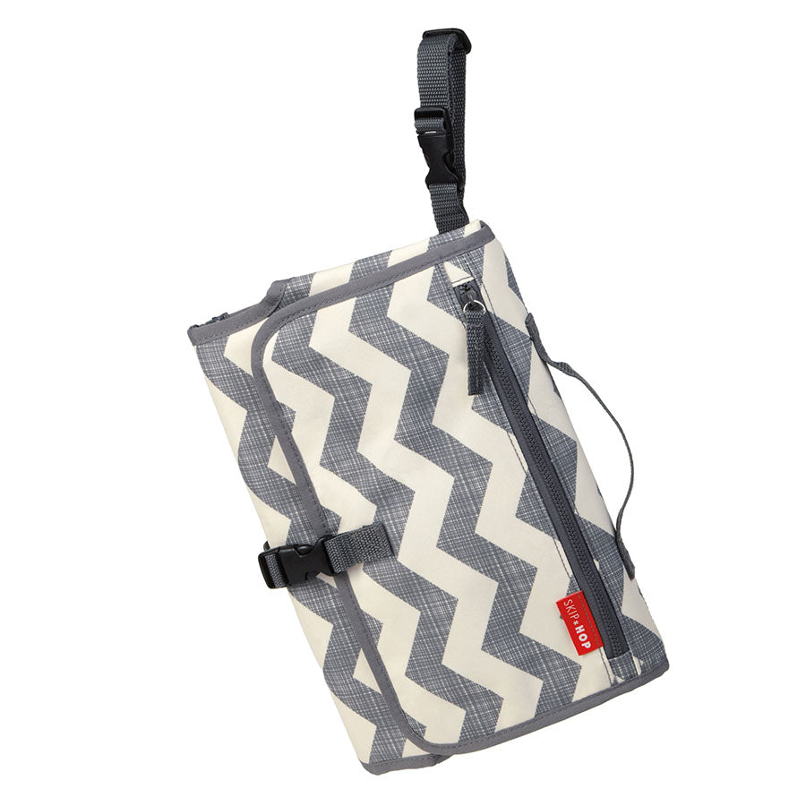Skip Hop Pronto Changing Station Chevron Chevron Age-Newborn & Above