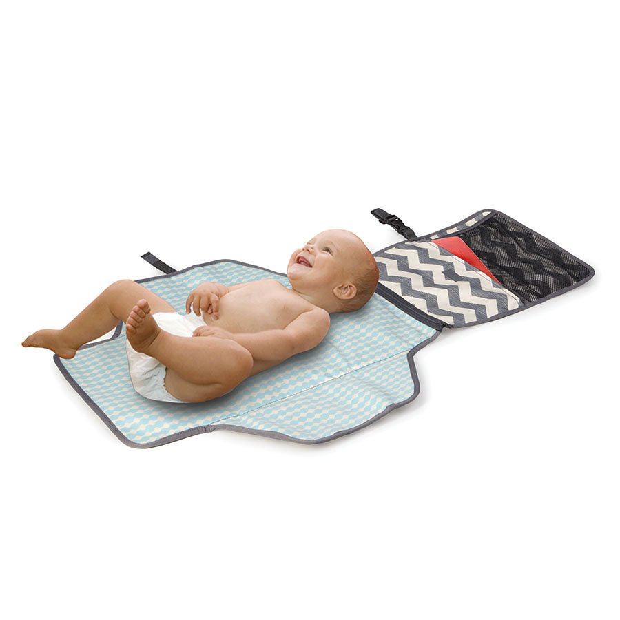 Skip Hop Pronto Changing Station Chevron Chevron Age-Newborn & Above