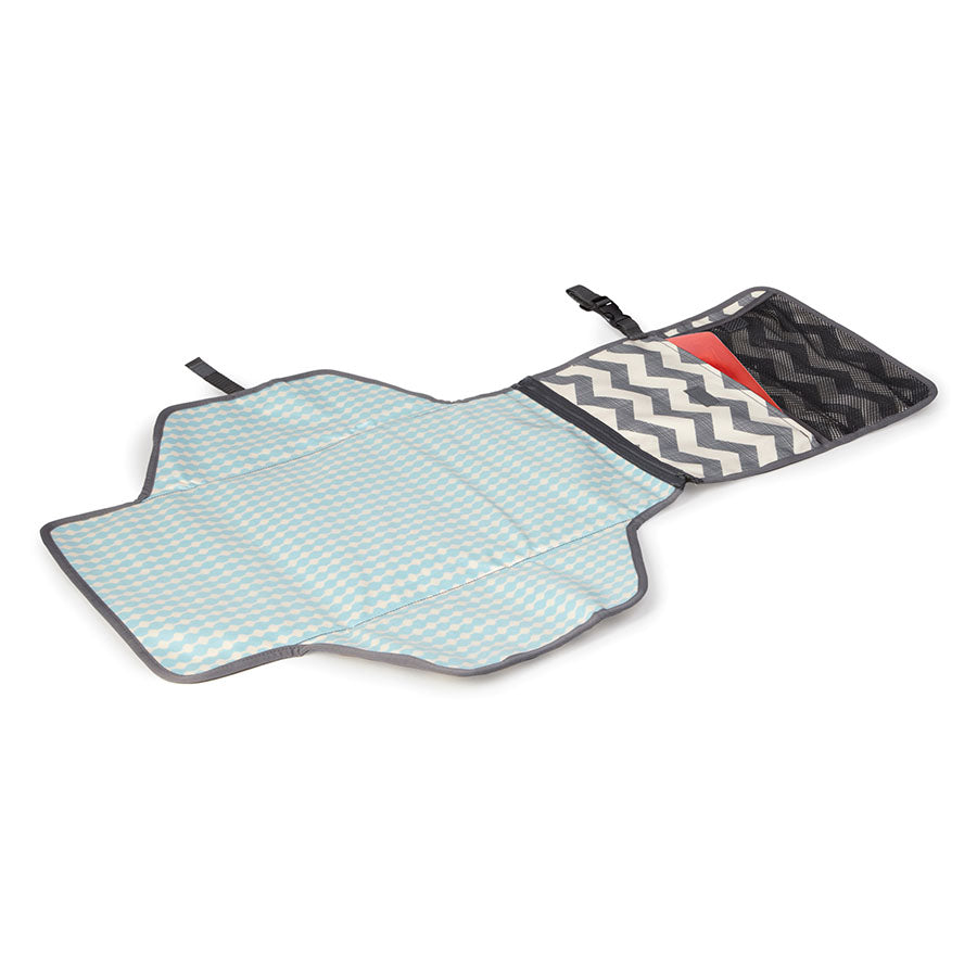 Skip Hop Pronto Changing Station Chevron Chevron Age-Newborn & Above