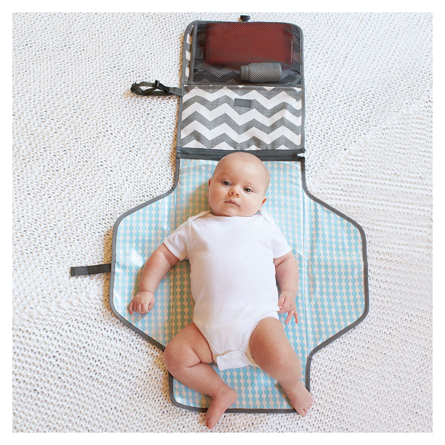 Skip Hop Pronto Changing Station Chevron Chevron Age-Newborn & Above