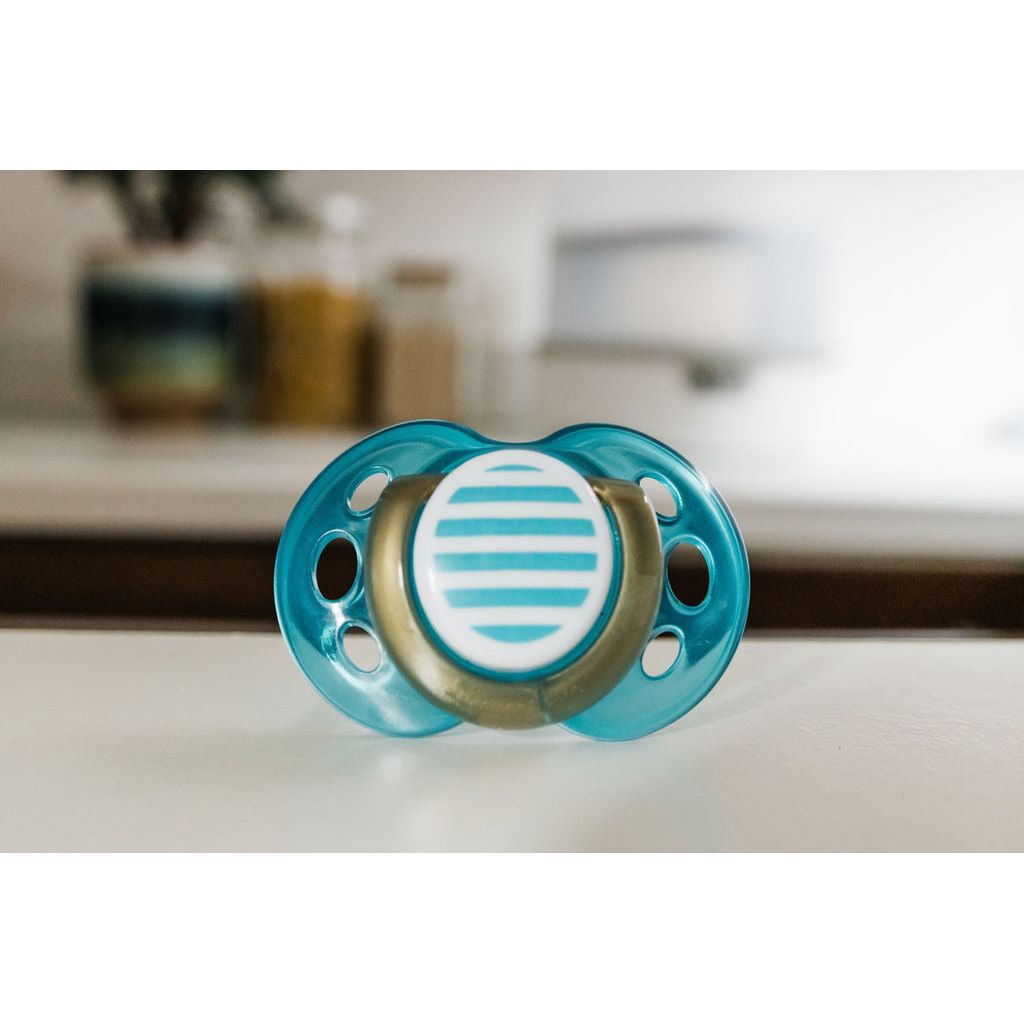 Tommee Tippee Moda Soother for Girls, Pack Of 2 Multicolour Age 18 Months to 36 Months