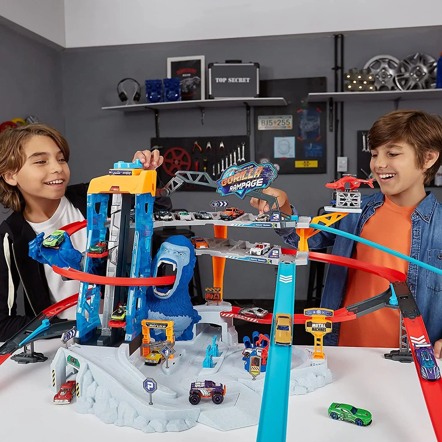 Zuru Metal Machines Gorilla Rampage Garage Playset Multicolor Age
